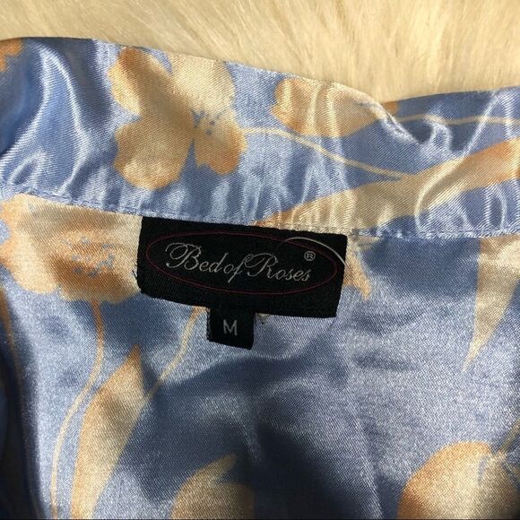 Bed of roses satin baby blue/pink button up nightgown sz medium - Picture 3 of 6